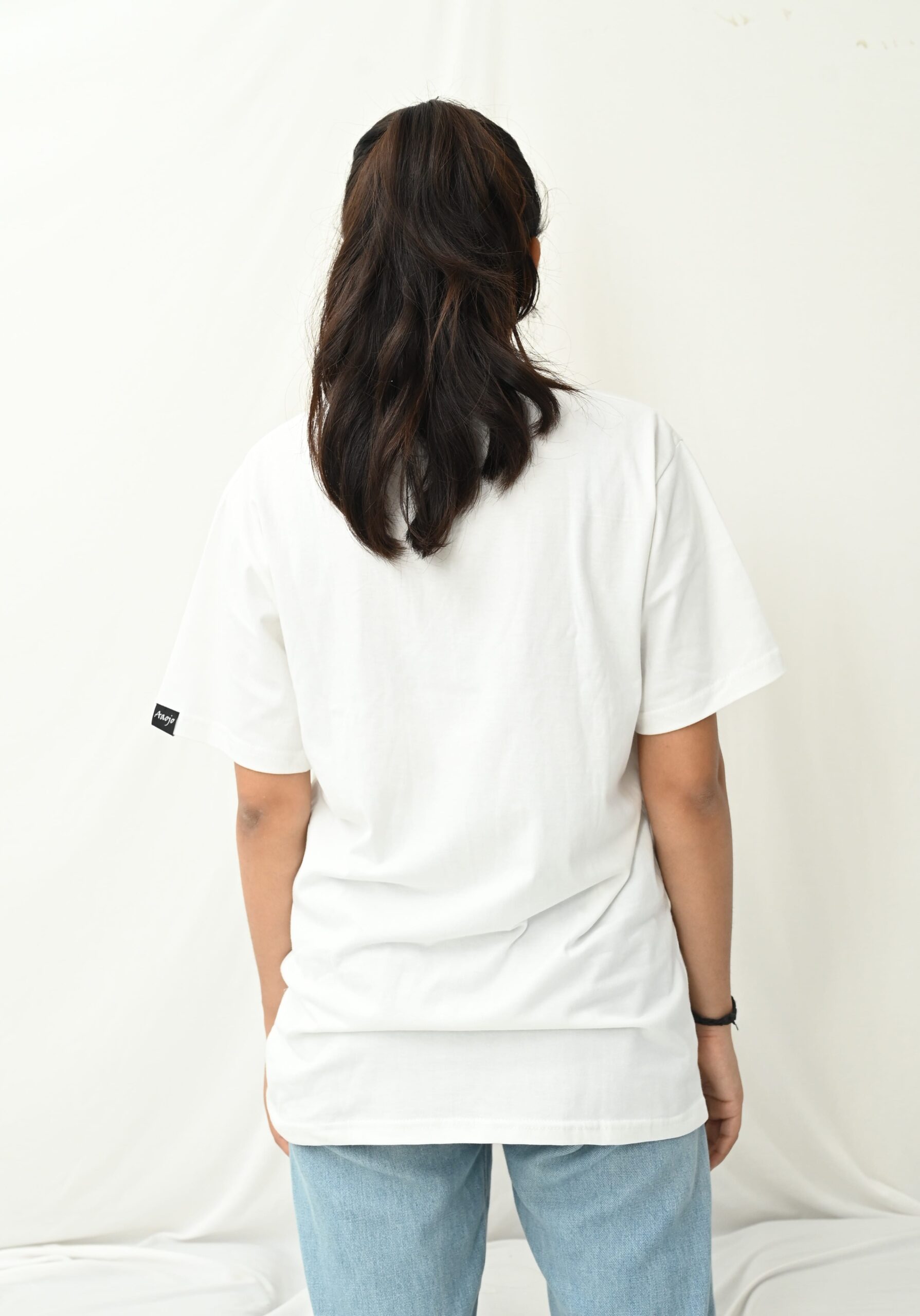 white t-shirt for women